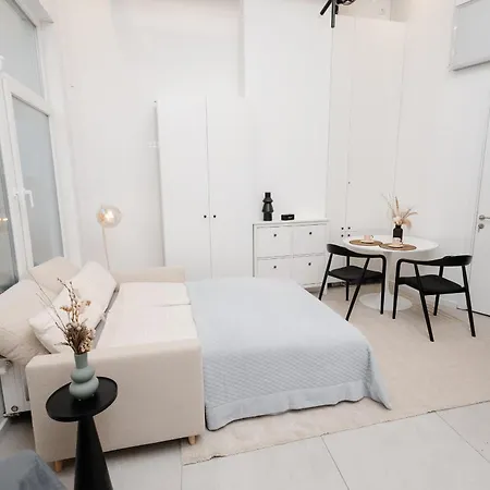 Modern Near Center & Messe Apartman *