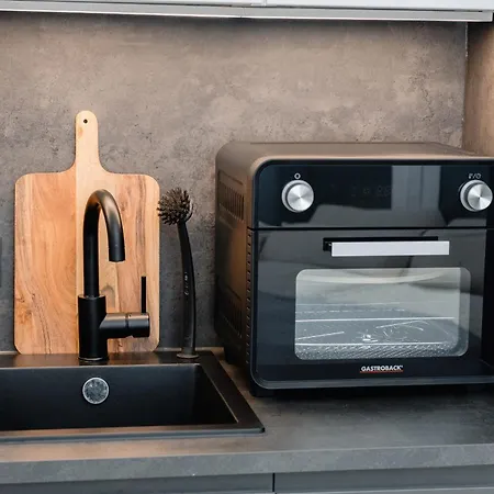 Modern Near Center & Messe Apartman *